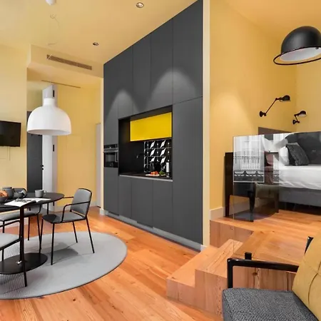 Center W-ac Views & Balcony * Πόρτο